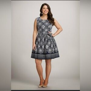 Signature by Robbie Bee women’s Midi dress size 4